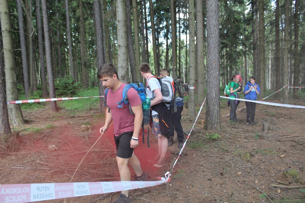 Soutěžící překonávali minové pole