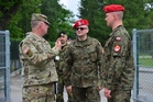 Náčelník štábu praporu mjr. Michal Nový během doprovodu generálmajora M. S. Inche z Vojenské policie USA, v rámci jeho návštěvy na cvičení