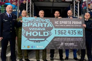 Ilustrační obrázek ke článkuArmáda sklidila aplaus, Sparta vzdala hold pošestnácté