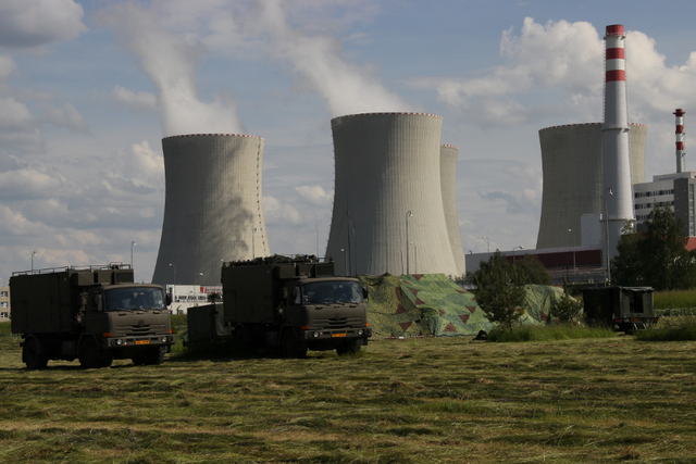 Během pondělí se strakoničtí vojáci přesunuli s technikou k jaderné elektrárně Temelín