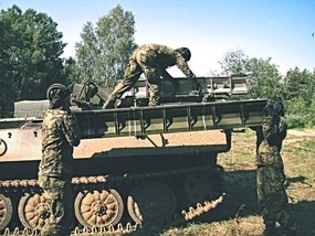 Ilustrační obrázek ke článkuDo výcviku strakonických rakeťáků se zapojila i mladá krev z Univerzity obrany