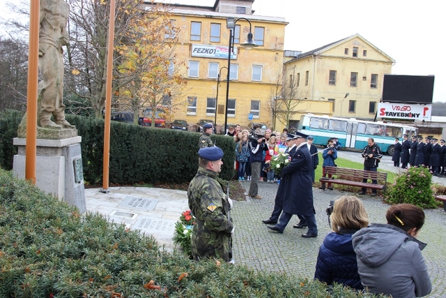 Ze slavnostního vzpomínkového aktu. 