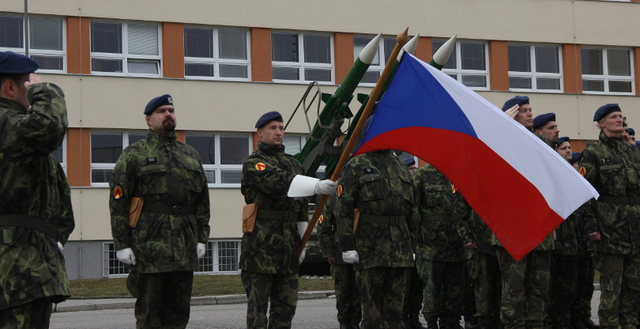 Příslušníci 25. protiletadlového raketového pluku ve Strakonicích si připomněli 17. výročí vstupu ČR do Severoatlantické aliance