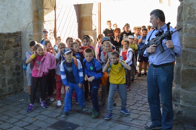 Bývalý diskař Imrich Bugár odstartoval Běh naděje z útočné pušky CZ 805 BREN
