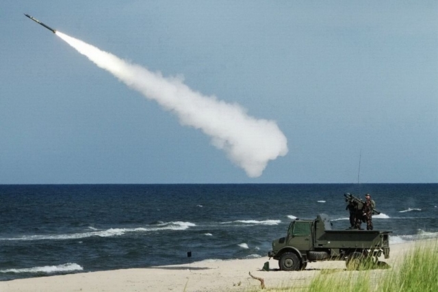 Střelby z protiletadlového raketového kompletu MISTRAL z výzbroje maďarských ozbrojených sil (1). 