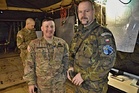 Velitel amerického úkolového uskupení major Hodermarsky s českým styčným důstojníkem nadrotmistrem Jirků