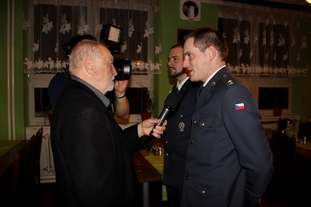 O rozhovor s oceněnými vojáky měli zájem také zástupci médií. 