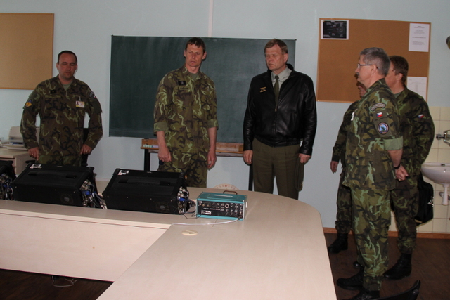 Vojáci představili také imitátor vzdušné situace PIZZA. 