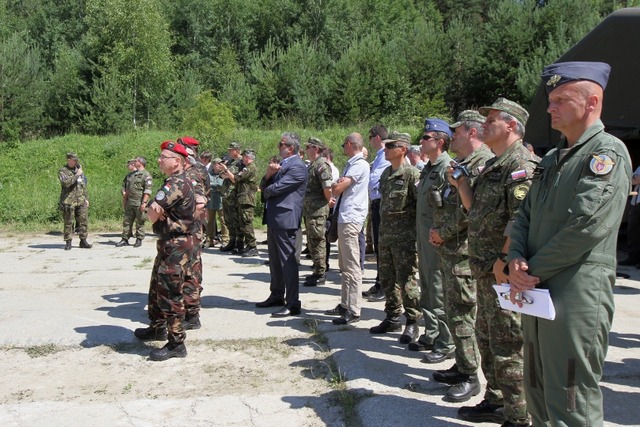 Bojové střelby sledovali čelní představitelé Armády ČR i zahraničních ozbrojených sil 