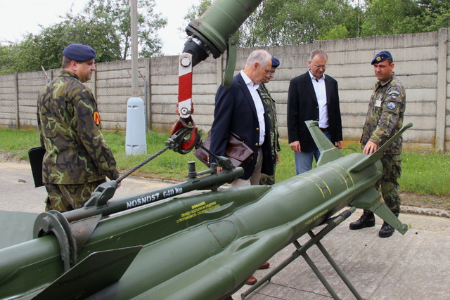 Nechybělo ani představení munice – raket protiletadlového systému 2K12 KUB