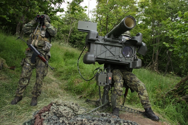 Čeští vojáci se do cvičení Tobruq Legacy 2015 zapojí s protiletadlovými raketovými komplety RBS-70 (ilustrativní fotografie).
