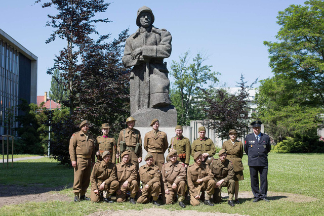 Klub vojenské historie Čeští lvi se zasloužil o obnovení pomníku připomínající bitvu u Zborova. 