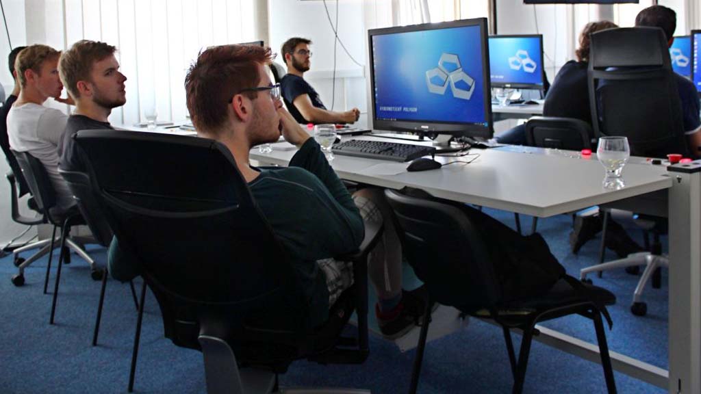 Vojenské zpravodajství uspořádalo odborný workshop pro finalisty kybernetické soutěže