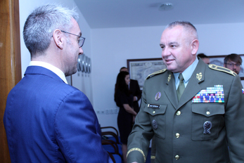 Ministr obrany Lubomír Metnar a velitel Pozemních sil brigádní generál Josef Kopecký