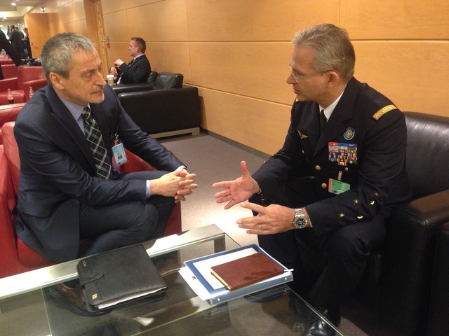 O adaptaci velitelské struktury NATO a posilování alianční obranyschopnosti ministr Stropnický hovořil během bilaterálního jednání s vrchním velitelem aliančního velitelství pro transformaci generálem Denisem Mercierem.

