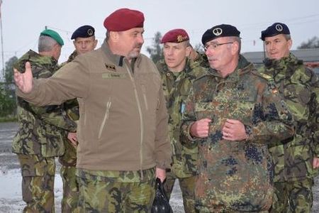 Generálmajor Ján Gurník navštívil cvičení „Strong Sword