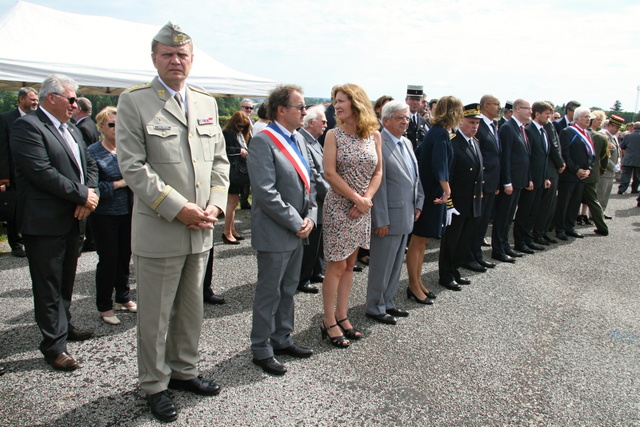 Generálporučík Josef Bečvář a významní hosté