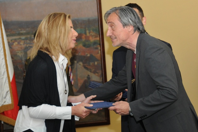 Gratulace ministra Ester Ledecké