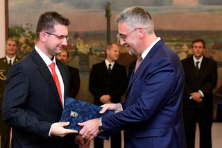 Gratulace mistru světa ve střelbě skeet Tomáši Nýdrlemu