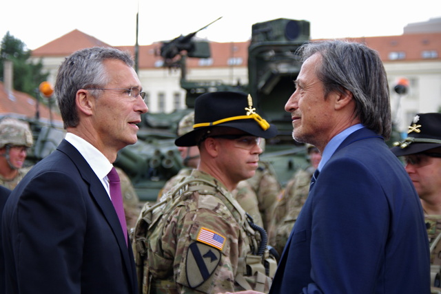 Generální tajemník NATO Jens Stoltenberg a ministr obrany Martin Stropnický