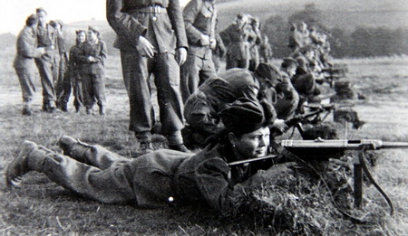 Výcvik střelby ze samopalů MP 40