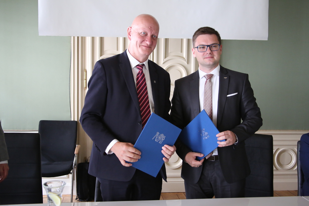 Rektor ČVUT Vojtěch Petráček a ředitel VTÚ Jiří Protiva