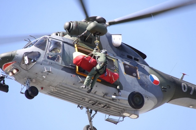 IDET 2011 - W-3A Sokol a transport zraněného