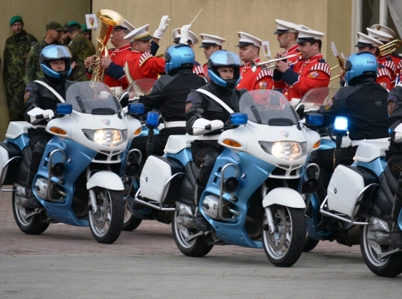 IDET 2013_motocyklová jednotka  hudba Hradní stráže