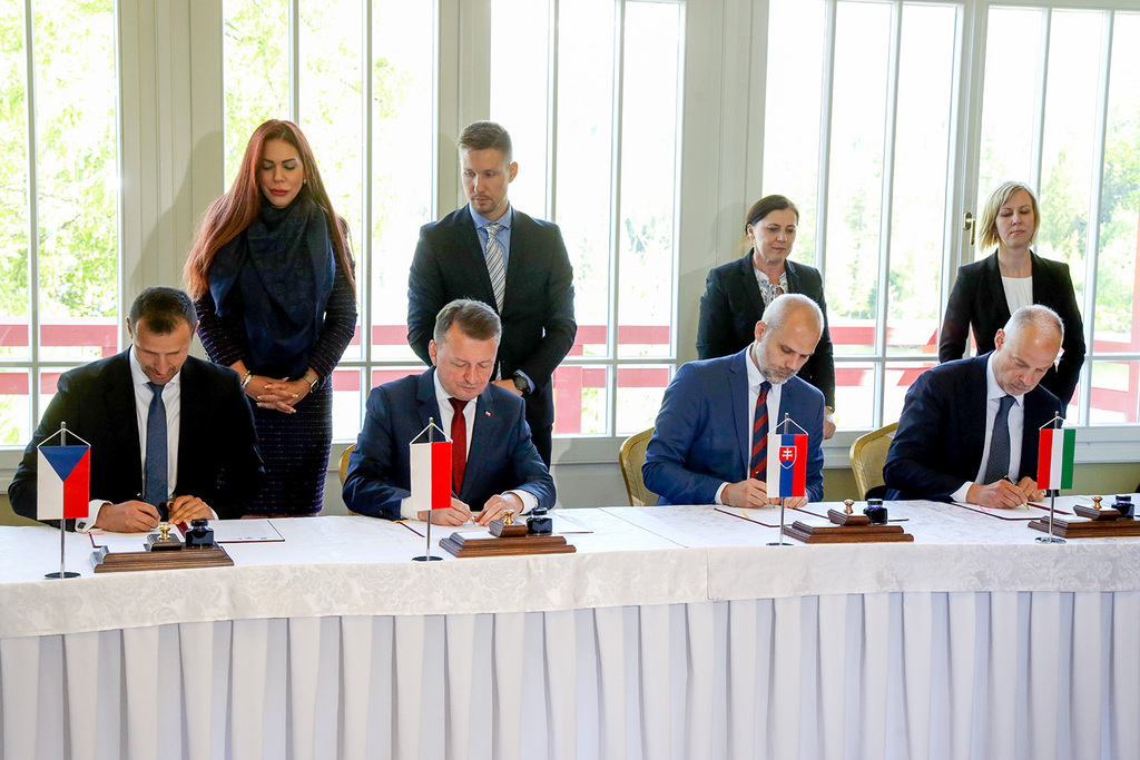 Ministři obrany V4 se sešli ve Vysokých Tatrách