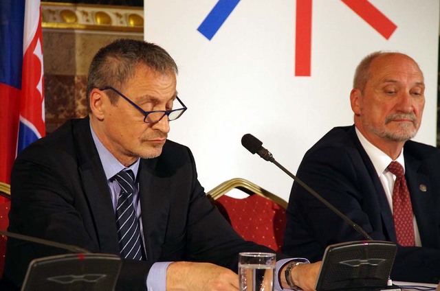 Z tiskové konference na závěr jednání 2