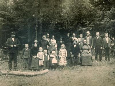 Lačnov si připomněl nespravedlivý osud pasekářů z osady Vařákovy paseky 