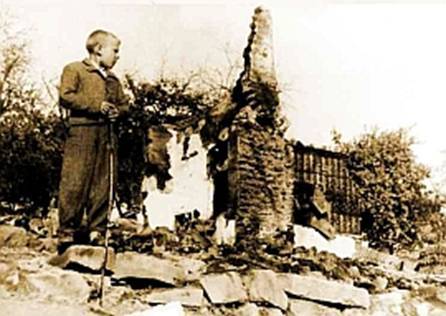 Pozůstatky hrůz noci 2. května 1945 - zbořeniště chalup Vařákových pasek