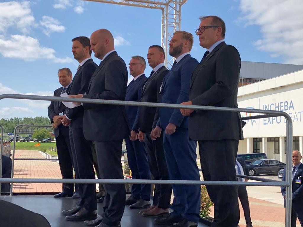 Z návštěvy ministra obrany na IDEB