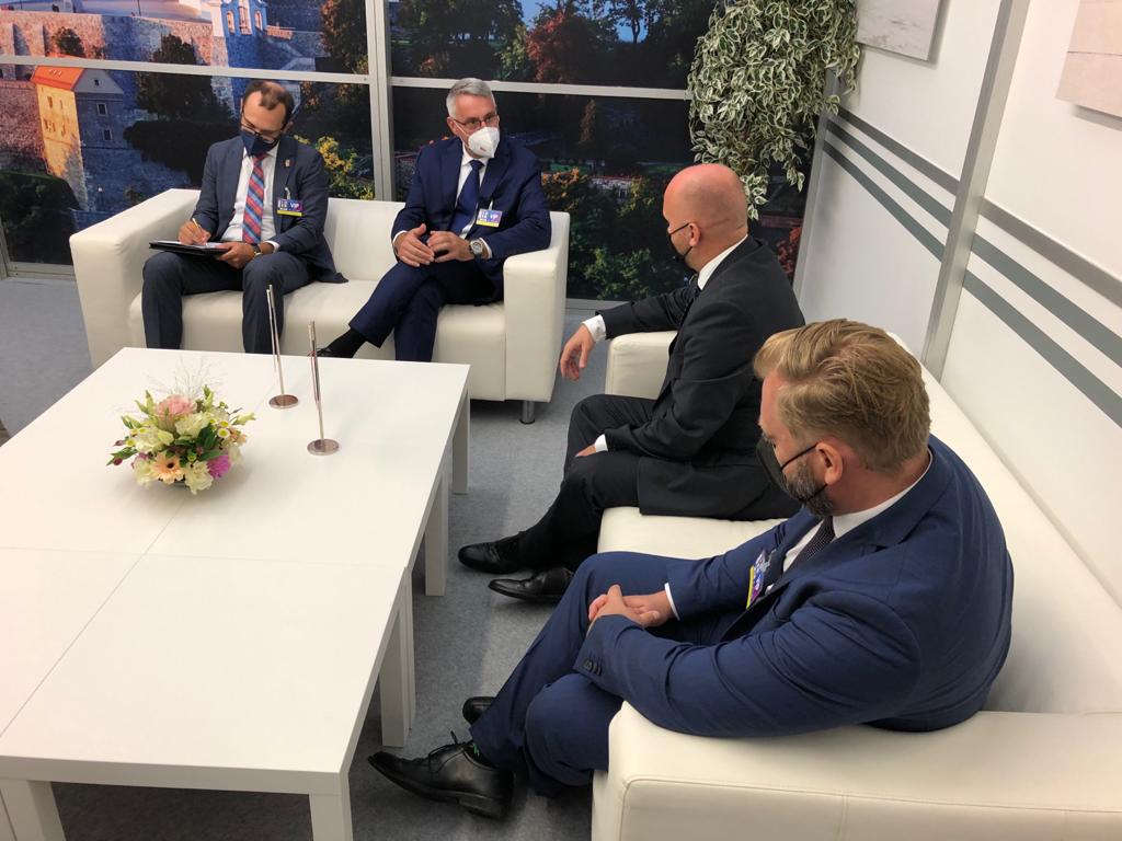 Z návštěvy ministra obrany na IDEB