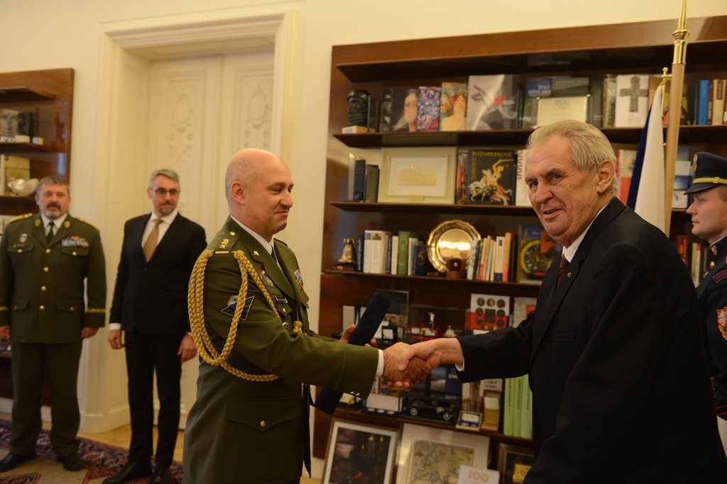 Miloš Zeman a brigádní generál Roman Náhončík