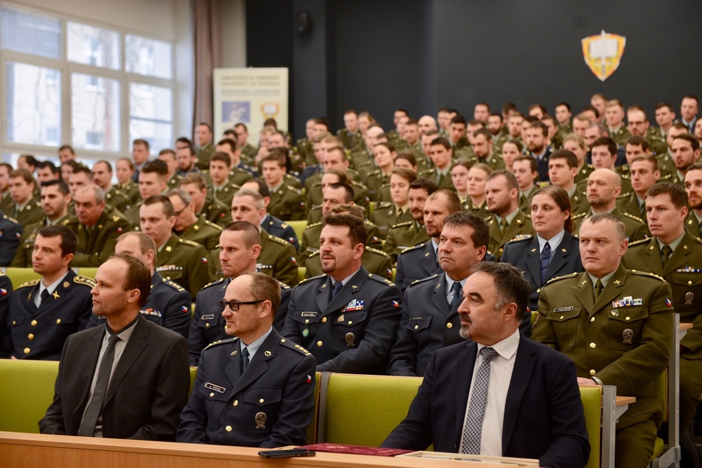 Beseda ministryně obrany se studenty i vedením Univerzity obrany