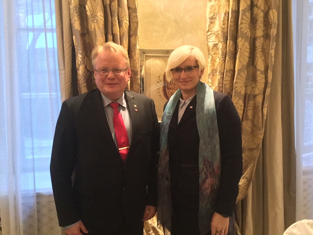 Bilaterální jednání se švédským MO Peterem Hultqvistem