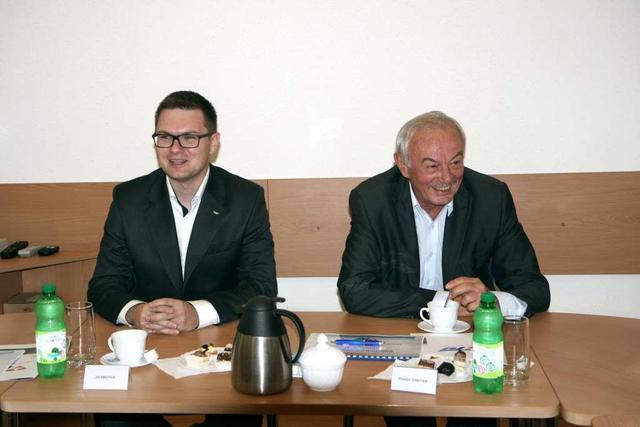 Ředitel Jiří Protiva a místopředseda Senátu Přemysl Sobotka