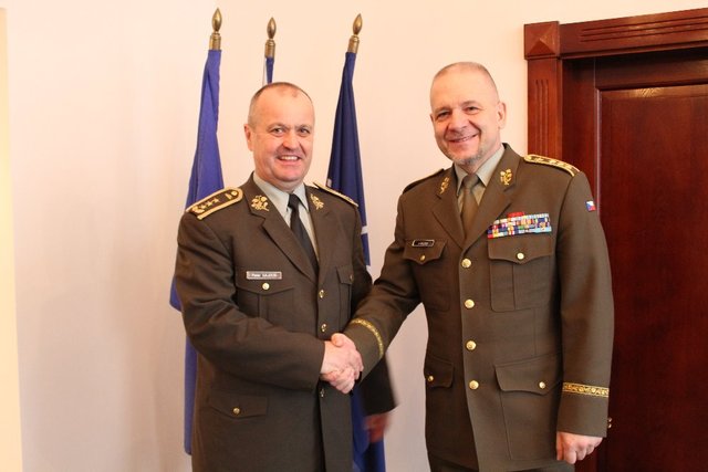 1. ZNGŠ AČR generálporučík Jiří Baloun přijal 1. ZNGŠ  OS SR generálporučíka Petera Gajdoše