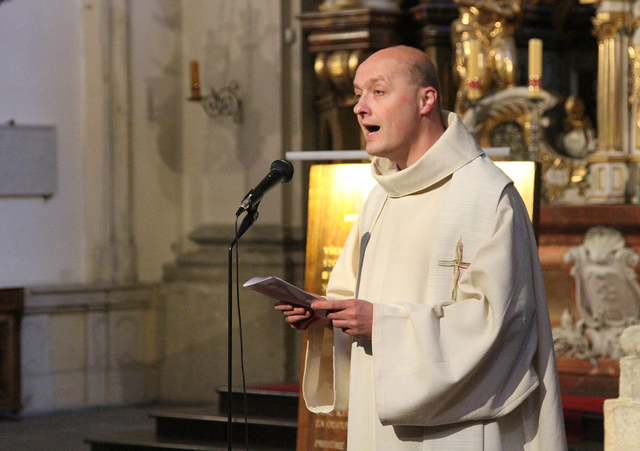 Bohoslužbu ke Dni válečných veteránů celebroval plukovník Jaroslav Knichal, hlavní kaplan AČR