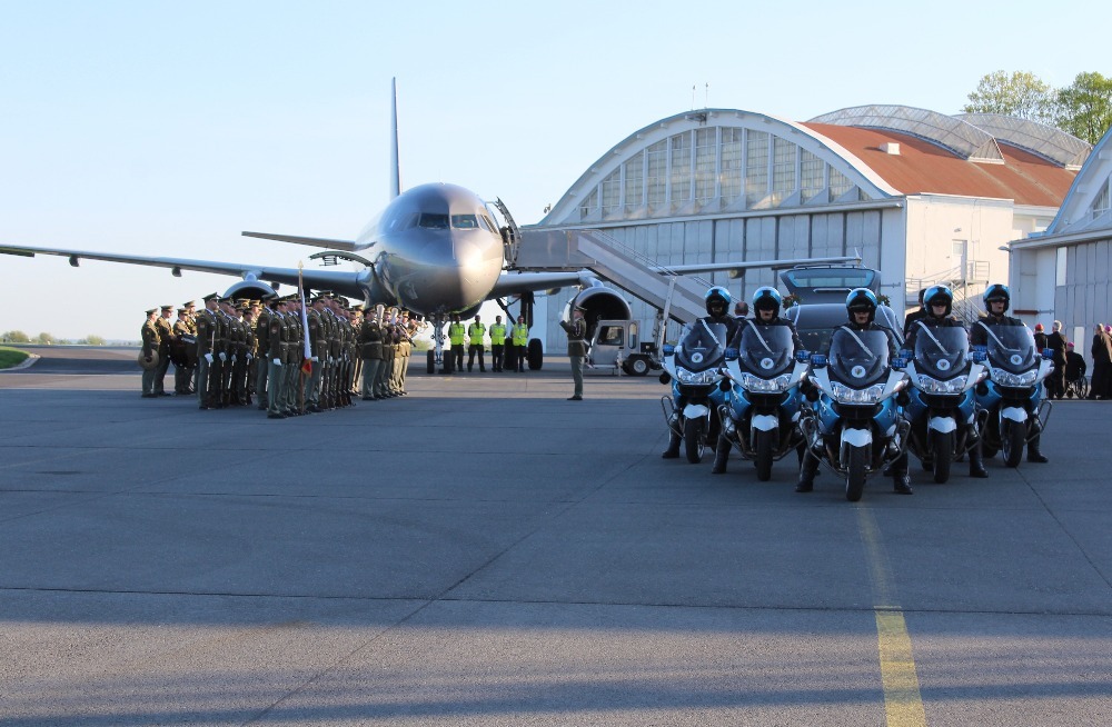 Při slavnostním aktu nechyběla účast jednotky Čestné stráže AČR a Ústřední hudby AČR