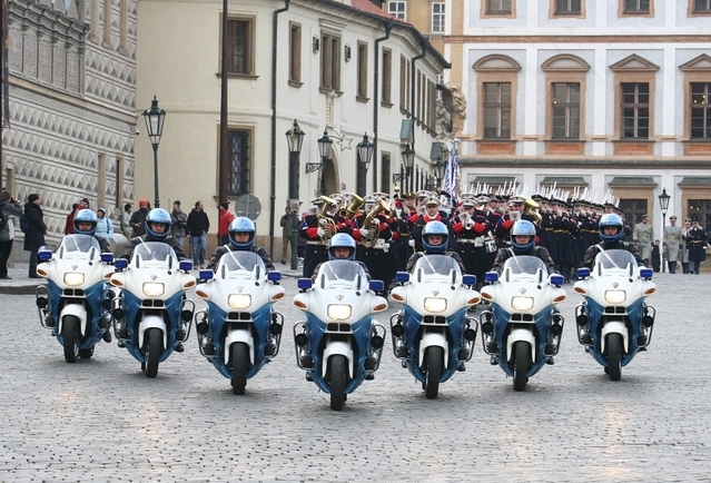 Hradní stráž  na motorkách (6)