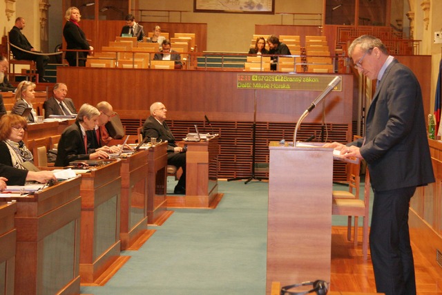 Balíček branné legislativy prošel i Senátem