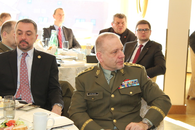 Armádu reprezentoval 1. zástupce NGŠ AČR genpor. Jiří Baloun
