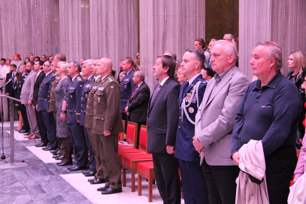 Mezi čestnými hosty byli přidělenec obrany USA v ČR plukovník Mark Wootan či starosta Jindřichova Hradce Stanislav Mrkva