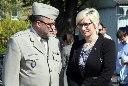 Ředitel VHÚ plukovník Aleš Knížek a ministryně obrany Karla Šlechtová