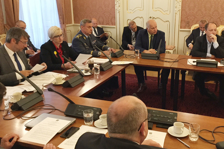 Senátní Výbor pro zahraniční věci, obranu a bezpečnost jednohlasně podpořil mandát zahraničních misí