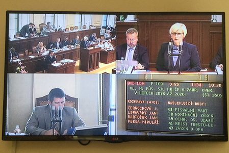 Poslanecká sněmovna schválila budoucí působení českých vojáků v zahraničních misích