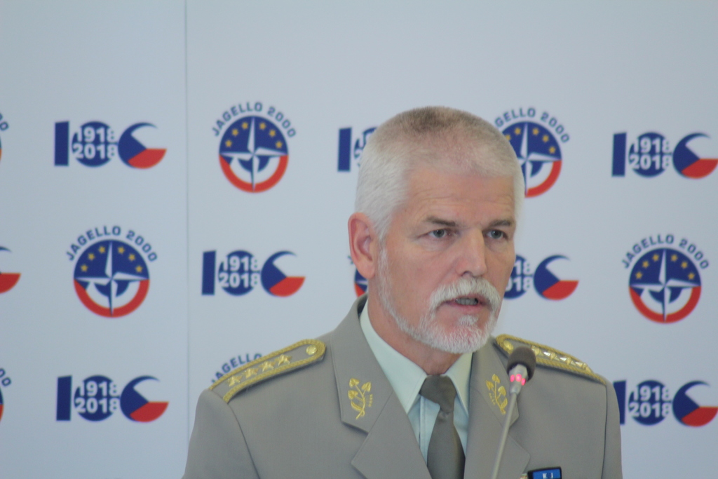 Armádní generál Petr Pavel byl nejen náčelníkem Generálního štábu AČR, ale také předsedou Vojenského výboru NATO