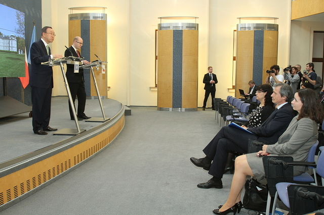 Z tiskové konference